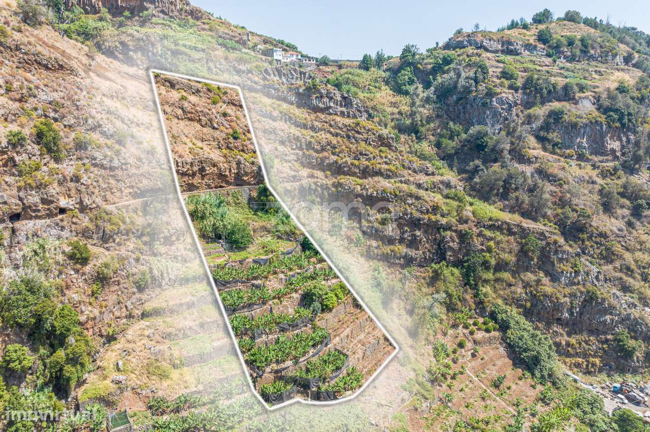 Terreno com 3.230m² - Grande imagem: 4/19