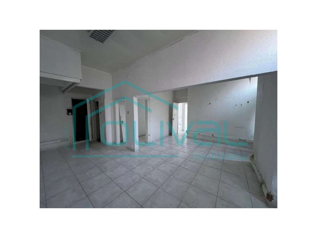 Vende-se loja centro de Vila Franca de Xira - Grande imagem: 3/10