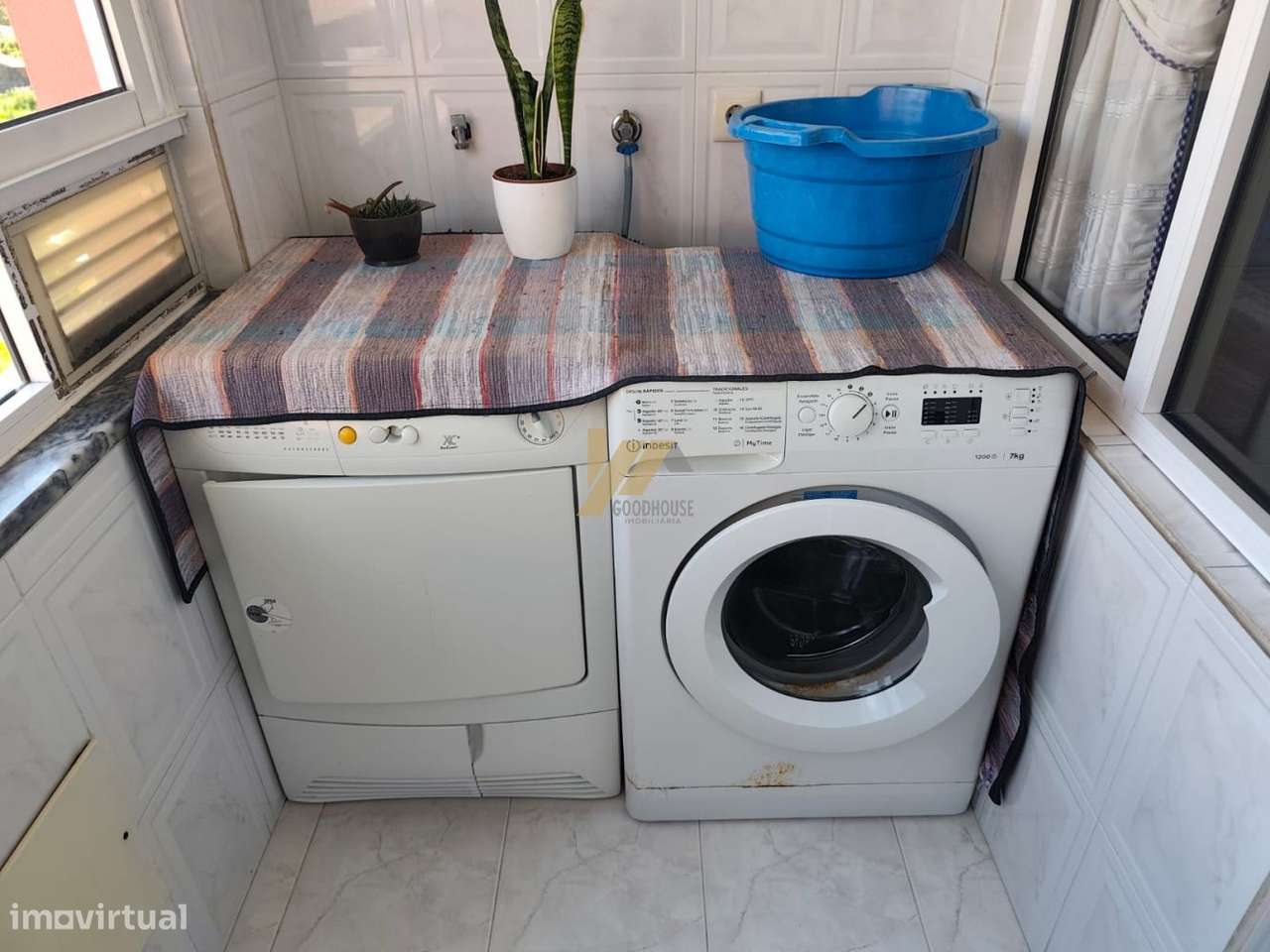 Apartamento T2 com terraço último andar-3