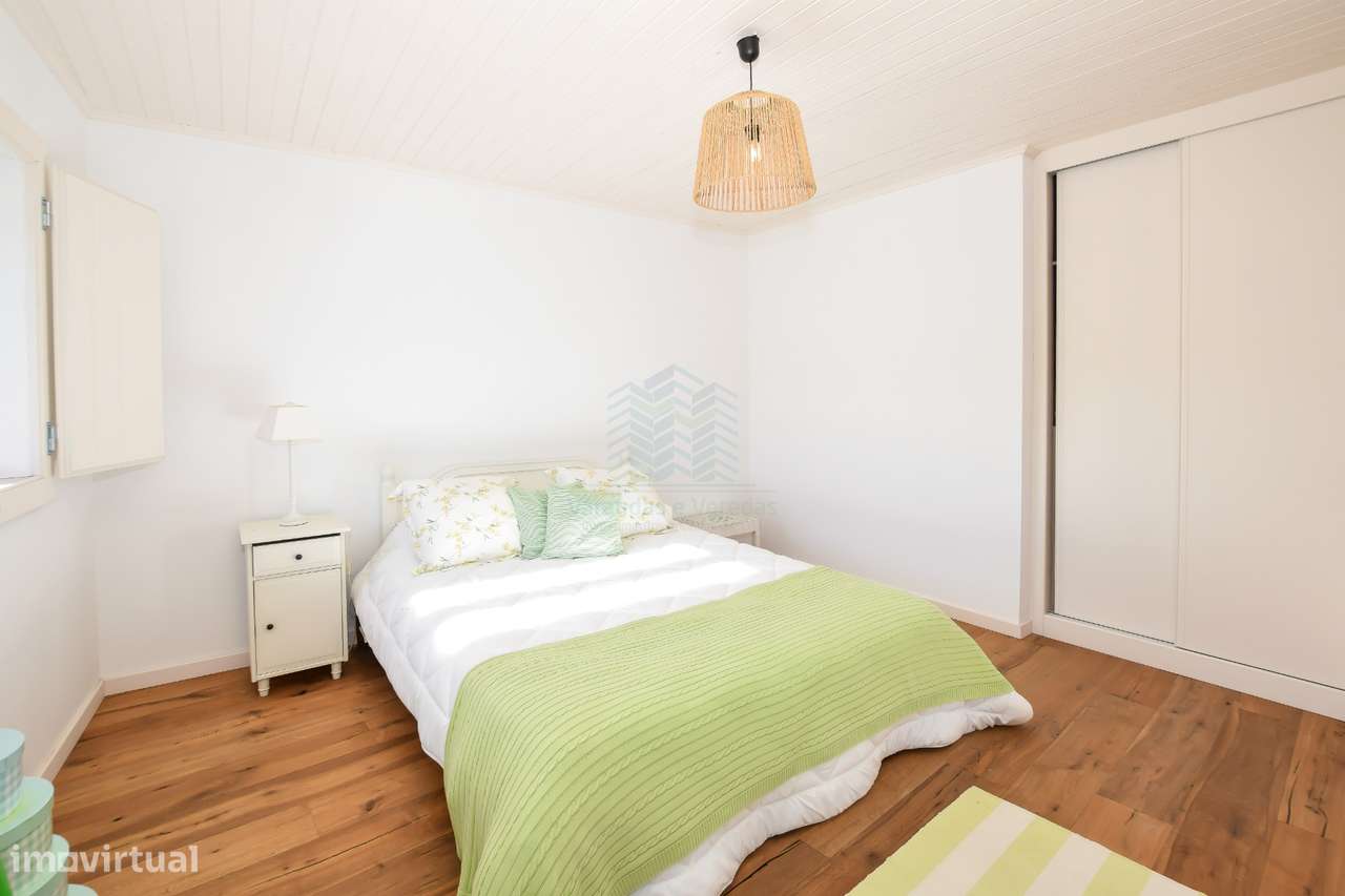 Moradia T3 remodelada com logradouro e terraço — Bugalhos-15