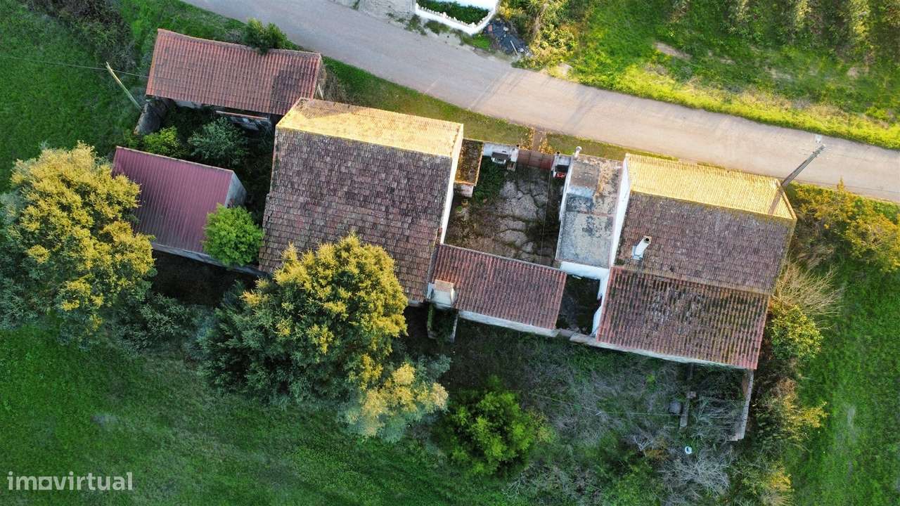 Conjunto de casas rústicas para reabilitar-15