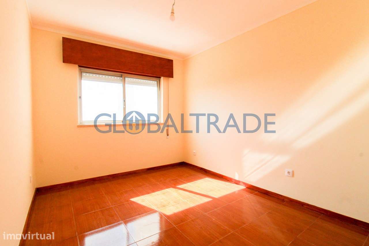 Apartamento T3 com Garagem Box em Vila D'Este-23