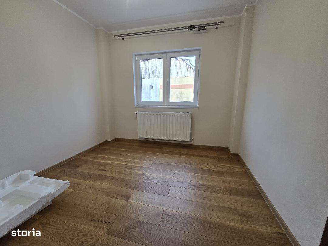 De vanzare Apartament 4 camere, zona Tolstoi.-8