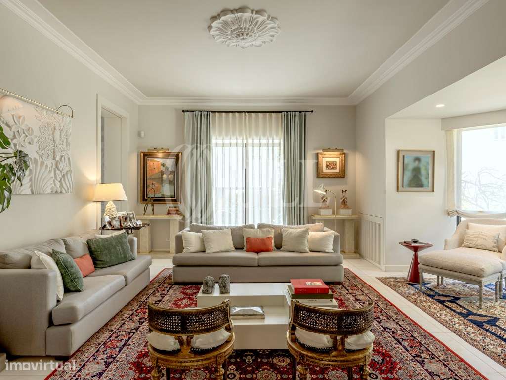 Moradia T5 com piscina, no Restelo, em Lisboa - Grande imagem: 3/37