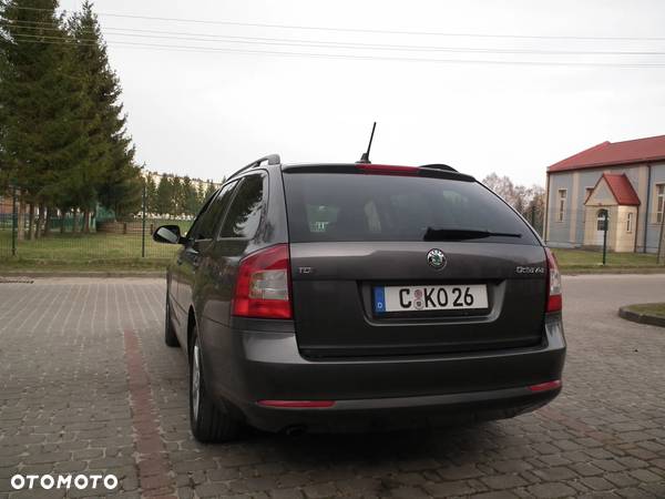 Skoda Octavia 2.0 TDI DPF Ambiente DSG - 20