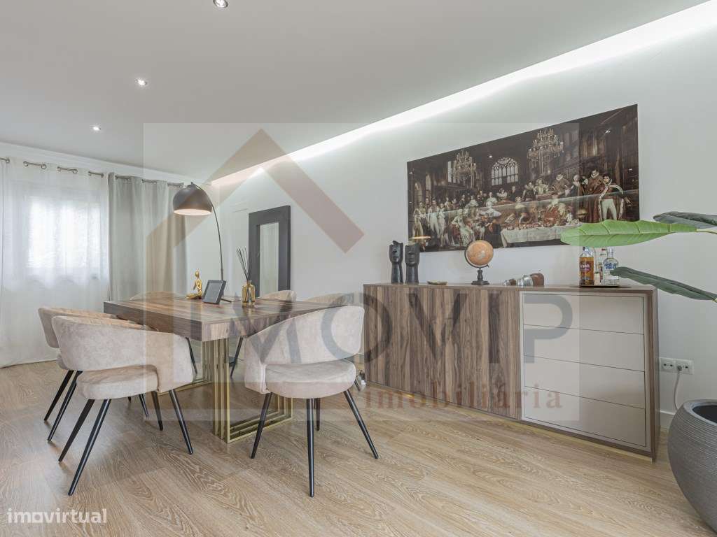 Vende-se moradia T4- Santo António da Charneca-com terraço-10