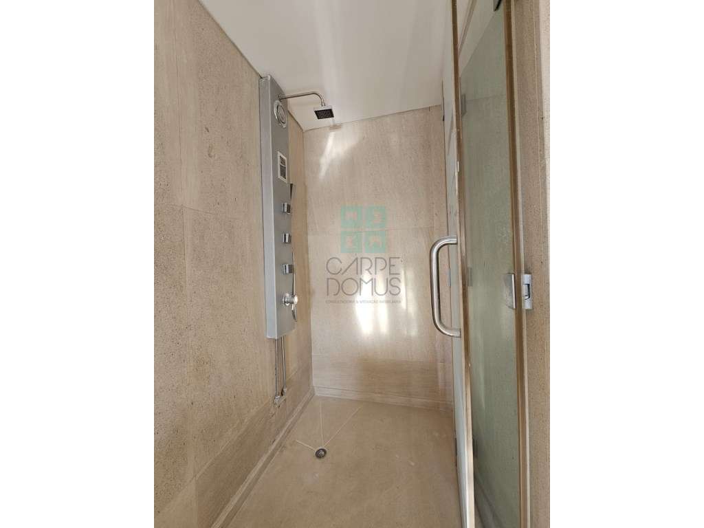 Moradia V4 em Bicesse, Alcabideche-14