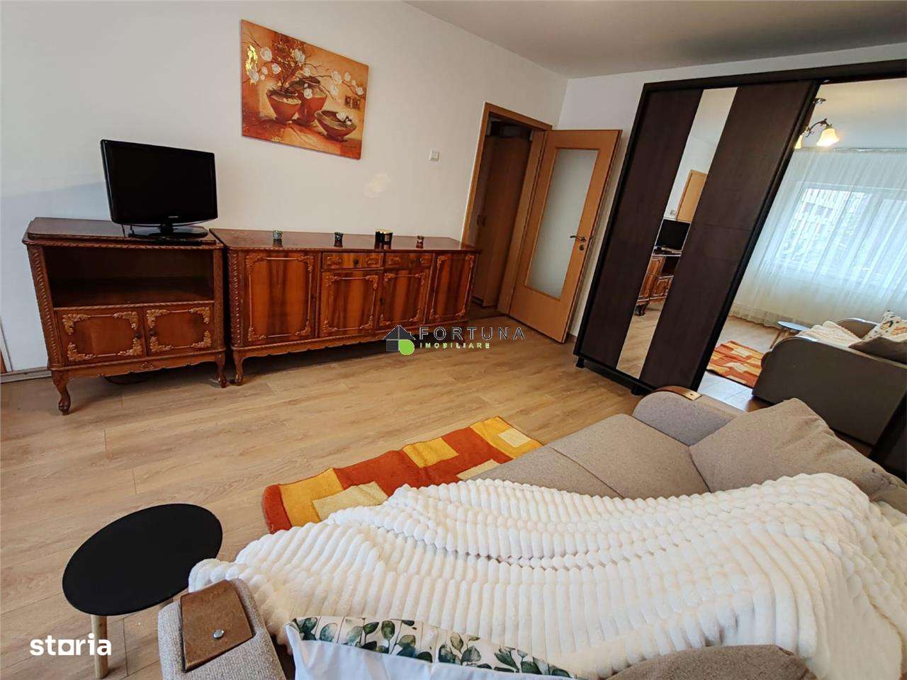 Apartament cu 2 camere Str Carpatilor - Judetean - Imagine principală: 2/12