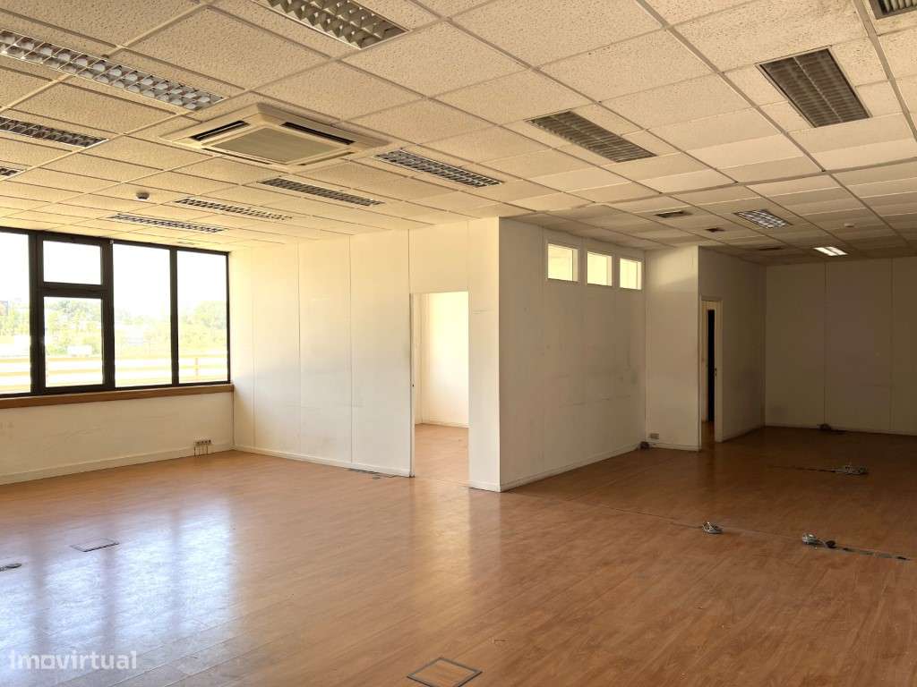 Escritório em Alfragide com 495 m2 - Financiamento até 100%-5