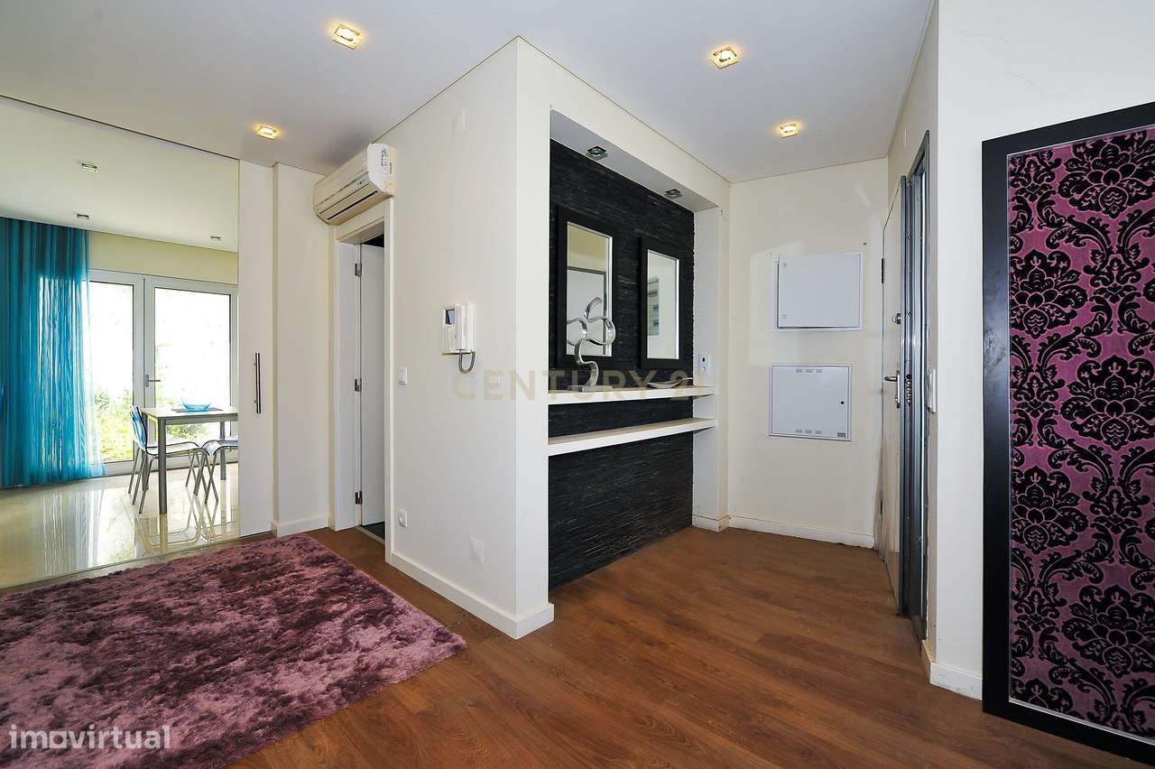 Moradia T3+1 Alto da Parede, em Condomínio Fechado com Vista Mar-12