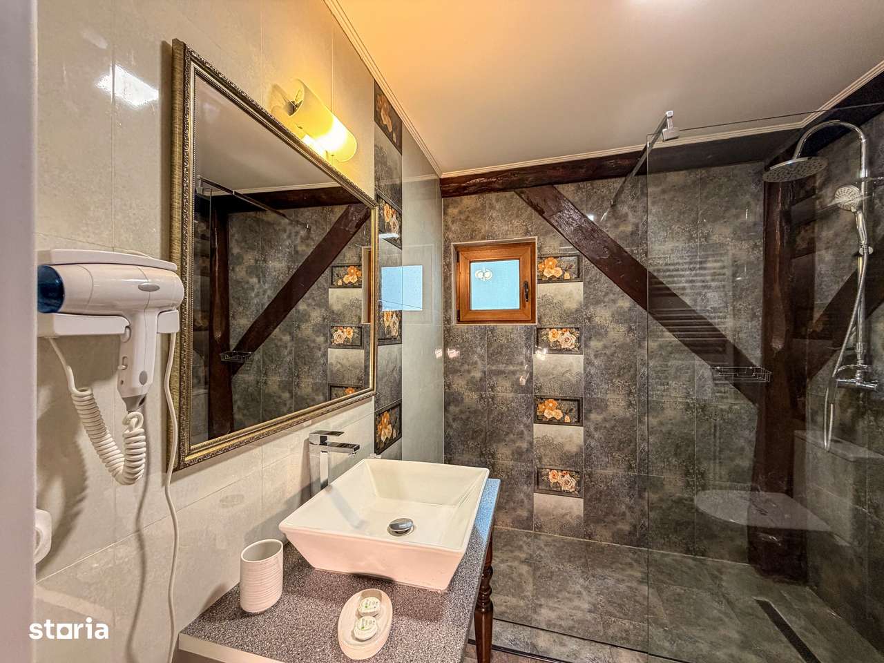 Hotel / Pensiune cu 10 camere de vânzare - afacere la cheie-3