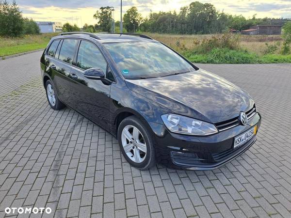 Volkswagen Golf - 1