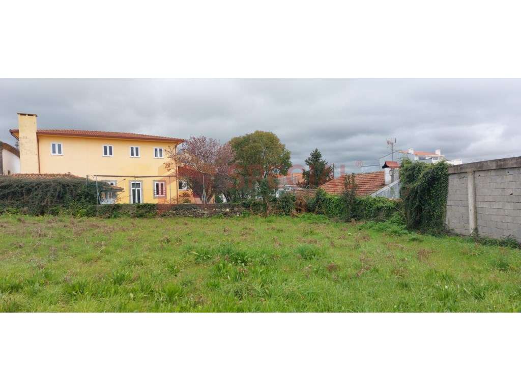 Moradia em Ruína no Centro Avintes-5