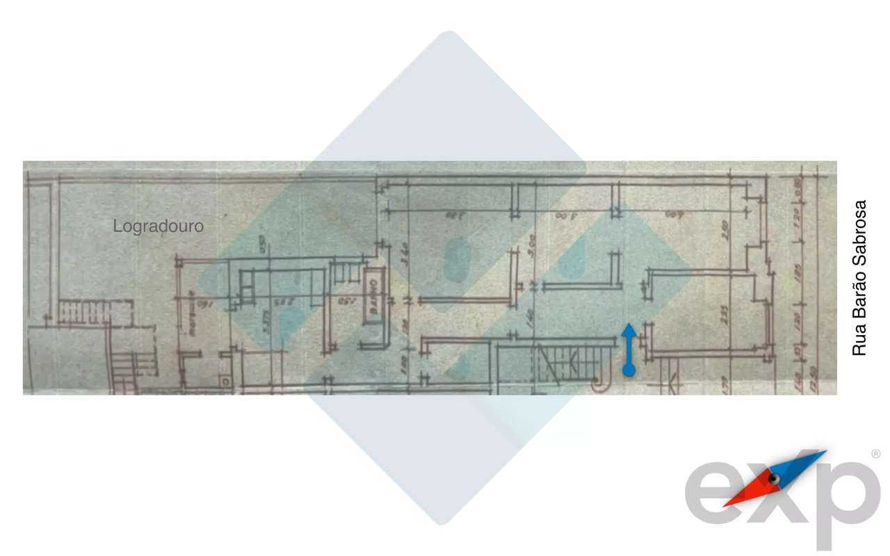 T3 com charme e logradouro Para Remodelar – Lisboa-52