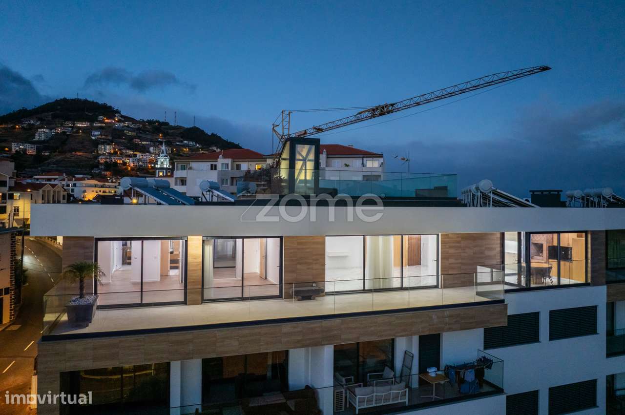 Apartamento T3 Penthouse com Vista Mar e Cidade no Caniço-58