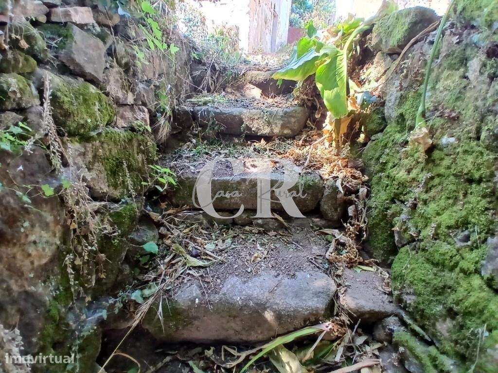 Propriedade com charme histórico, natureza e projeto aprovado em Figue-26