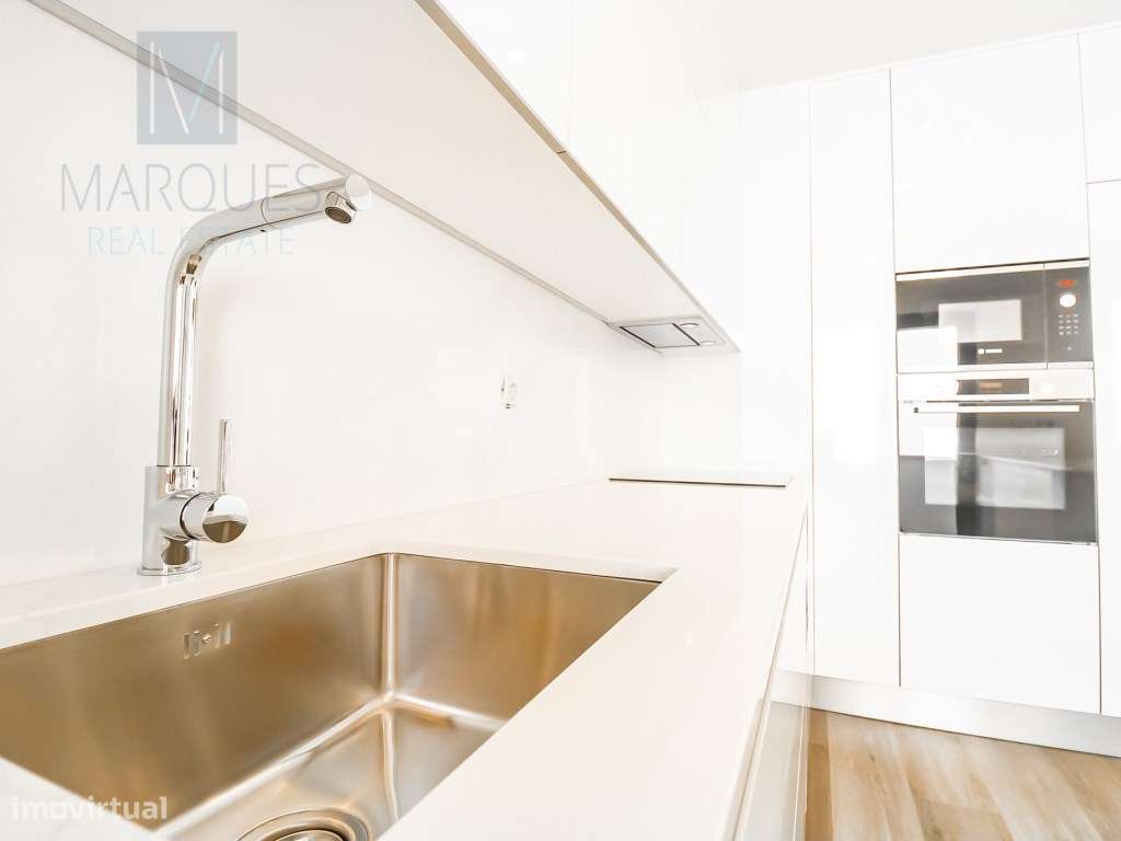 Apartamento T4 com 3 Suites em Almada-7