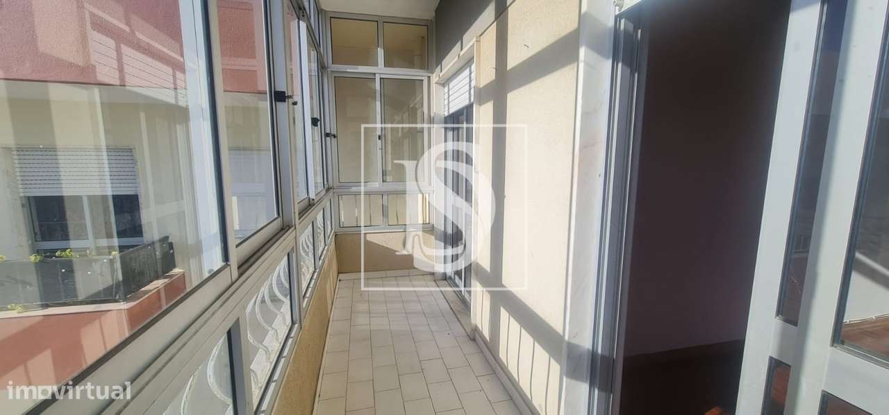 T3 com dois wc´s, duas marquises, quarto andar sem elevador, Carregado - Grande imagem: 4/30