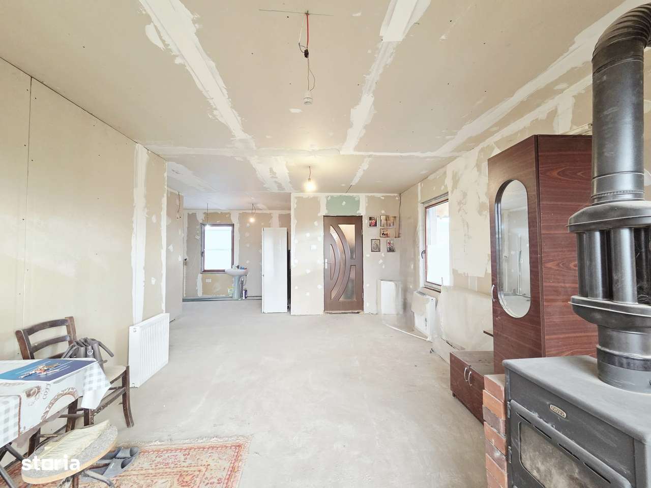 Casă cu 2 camere, teren 1200 mp, gata de utilizare - Imagine principală: 4/8