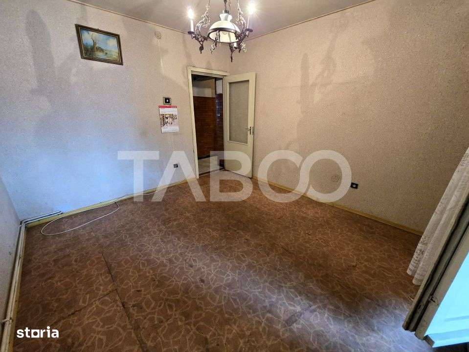 Apartament decomandat 4 camere 4 balcoane 2 bai etaj 1 Central Sibiu - Imagine principală: 5/19