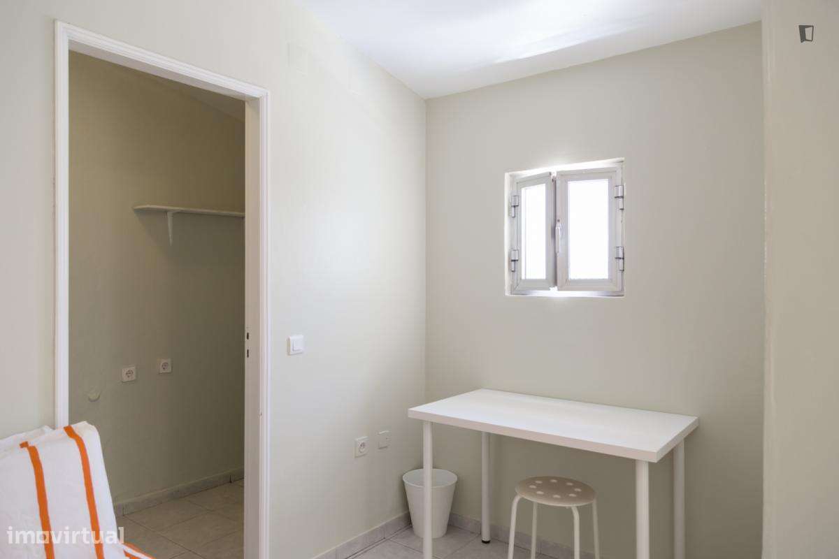 Quarto - localizado em Penha de França Lisbon - Grande imagem: 5/8