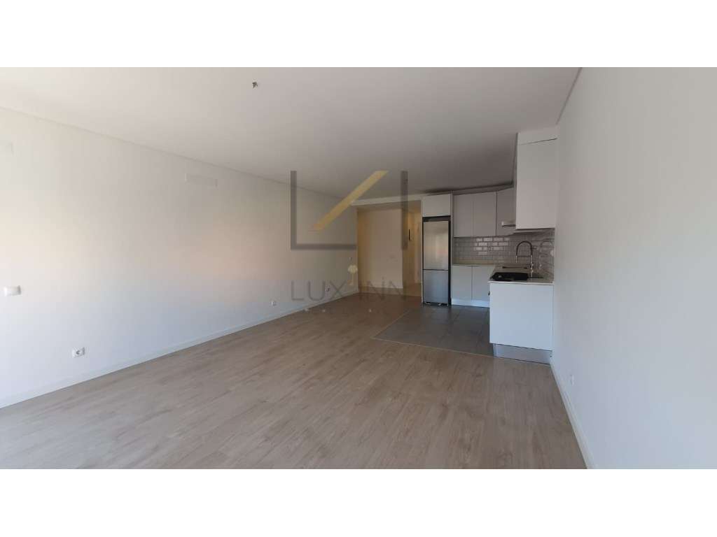 Apartamento T2, com varanda e arrecadação, Setúbal-6