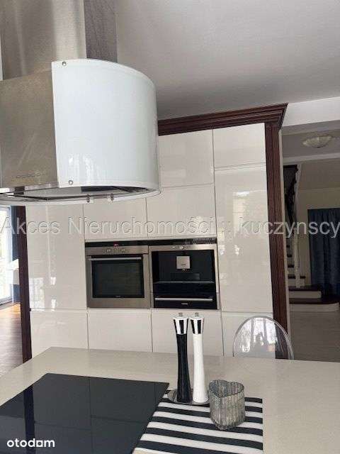 Dom, 270 m², Warszawa-3