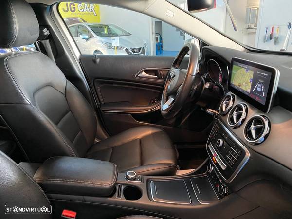 Mercedes-Benz GLA 180 Aut. - 26