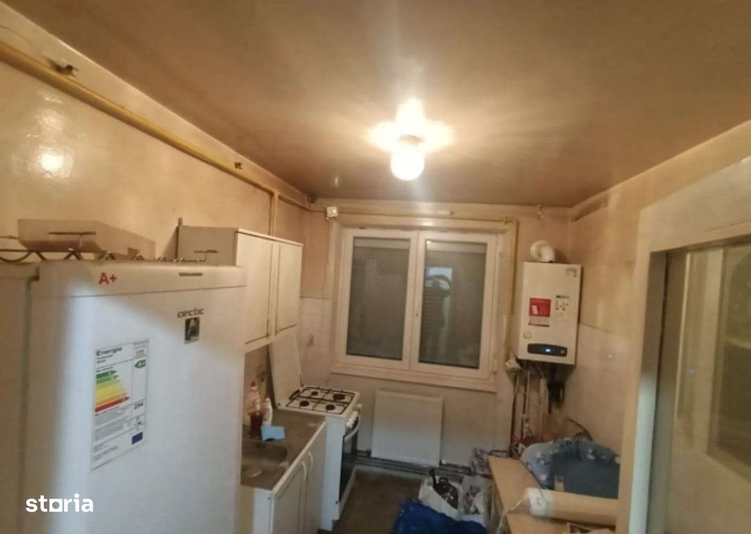 Vând apartament cu trei camere în centrul Timișoarei lângă medicina - Imagine principală: 5/8