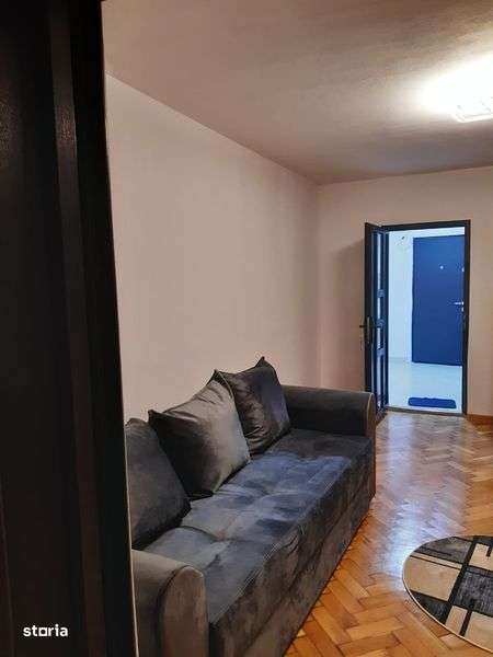 Vand apartament 2 camere semidecomandat caransebes - Imagine principală: 5/7