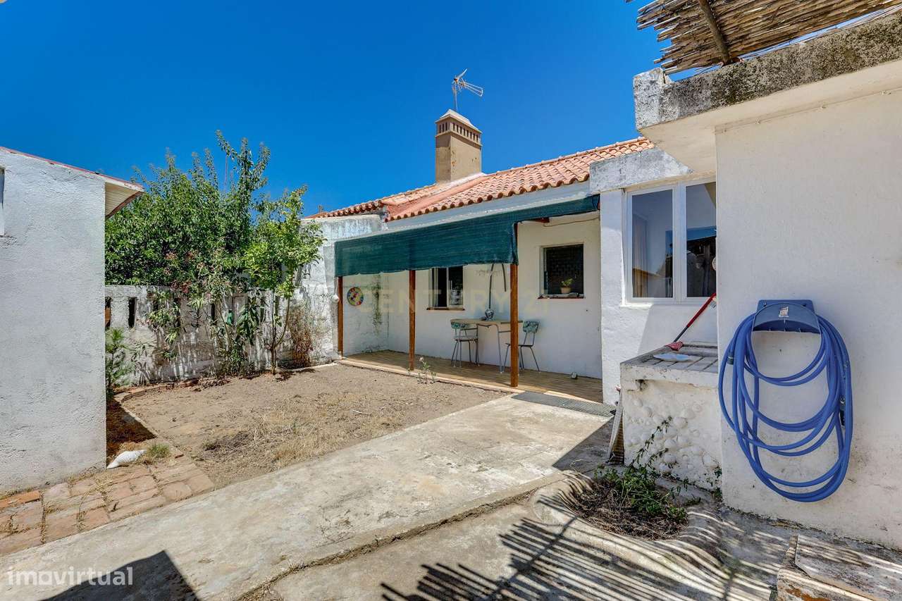 Moradia T2+T1 Remodelada com Terraço, Garagem, Próximo da Costa Vicent - Grande imagem: 3/42