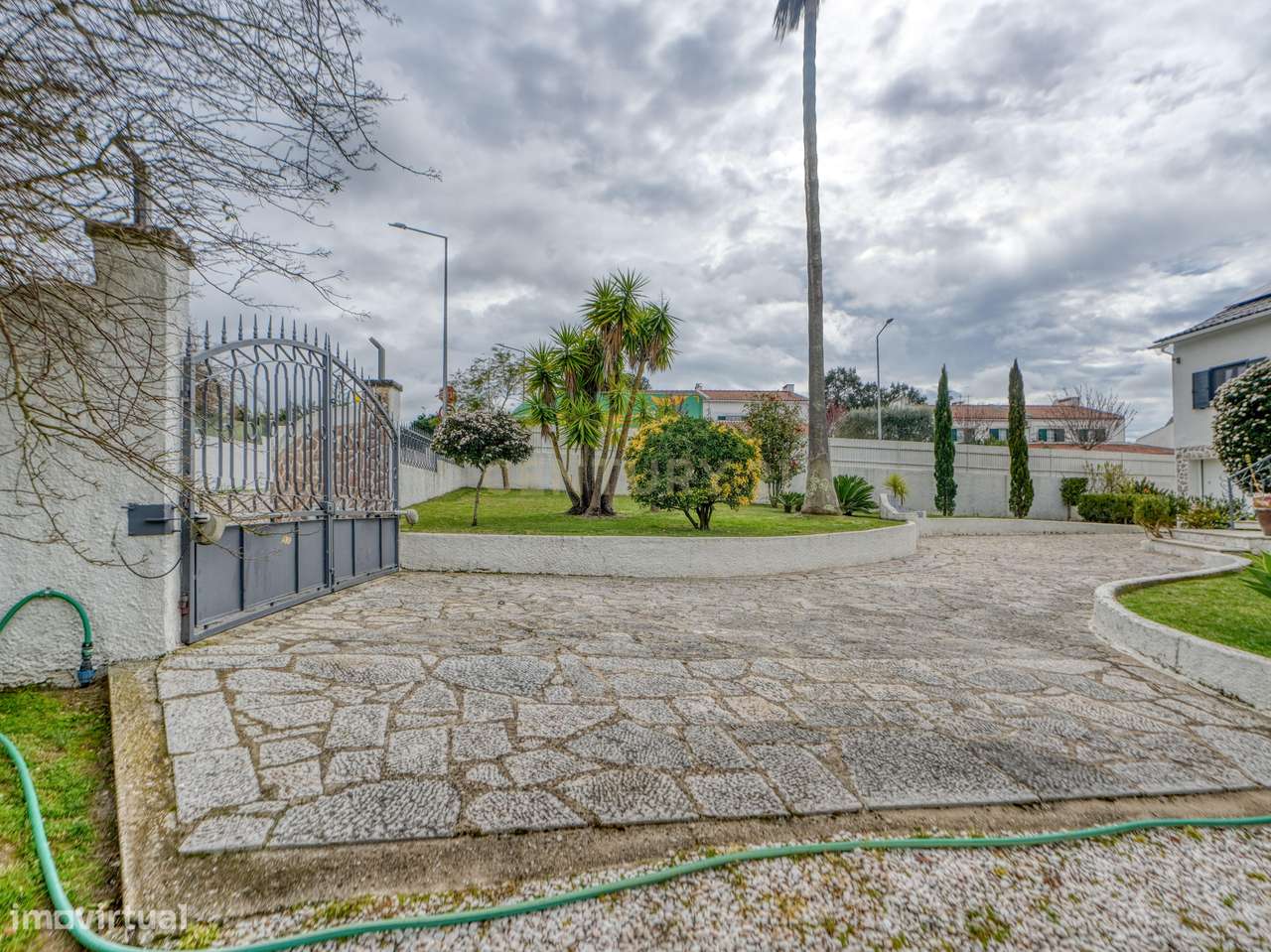 Magnífica Moradia T6 com Piscina, Garagem e Vista Desafogada em Sesimb-57