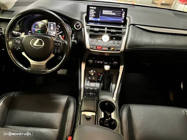 Lexus NX 300h Executive - 45