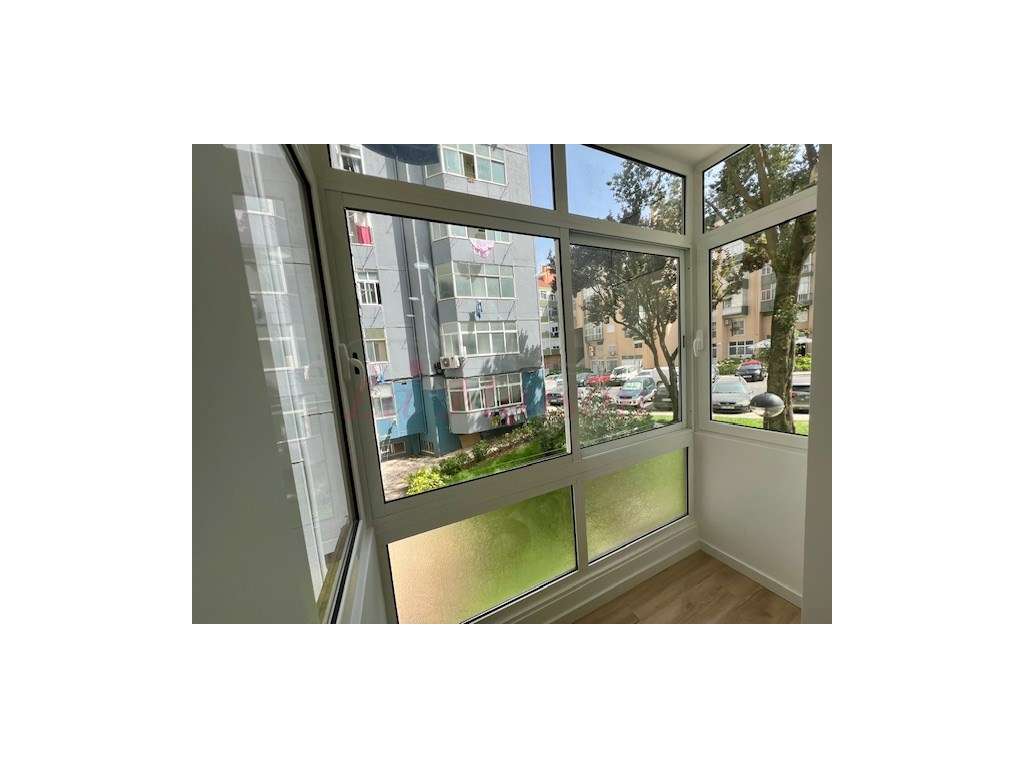 Apartamento T3 totalmente remodelado na Amadora-34