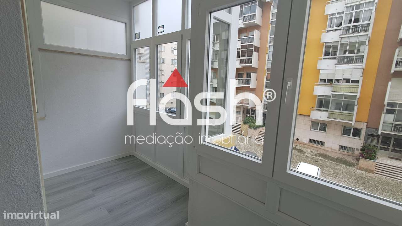 T2 Remodelado com elevador e arrecadação na Figueirinha-Oeiras-17