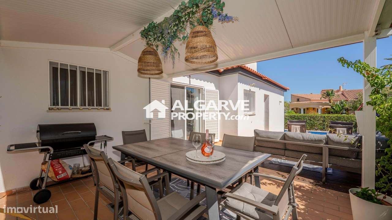 Bonita moradia V4 dentro do campo de golfe e perto de todas as comodid-13