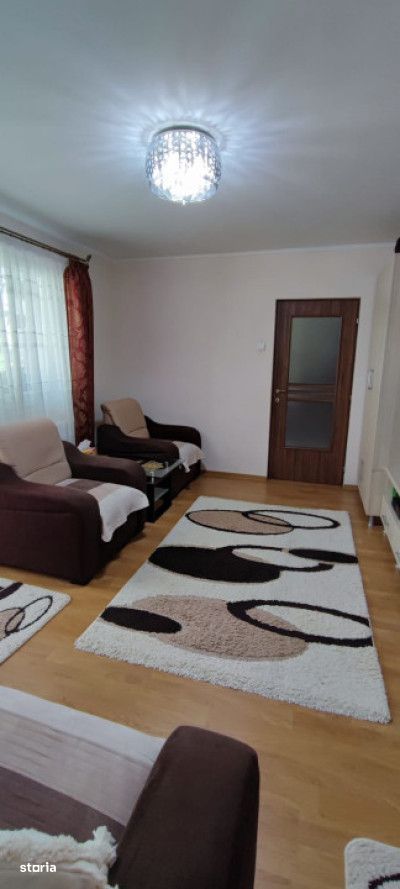Apartament 3 camere, semidecomandat, 68 MP, zona Piata Flora, Manastur