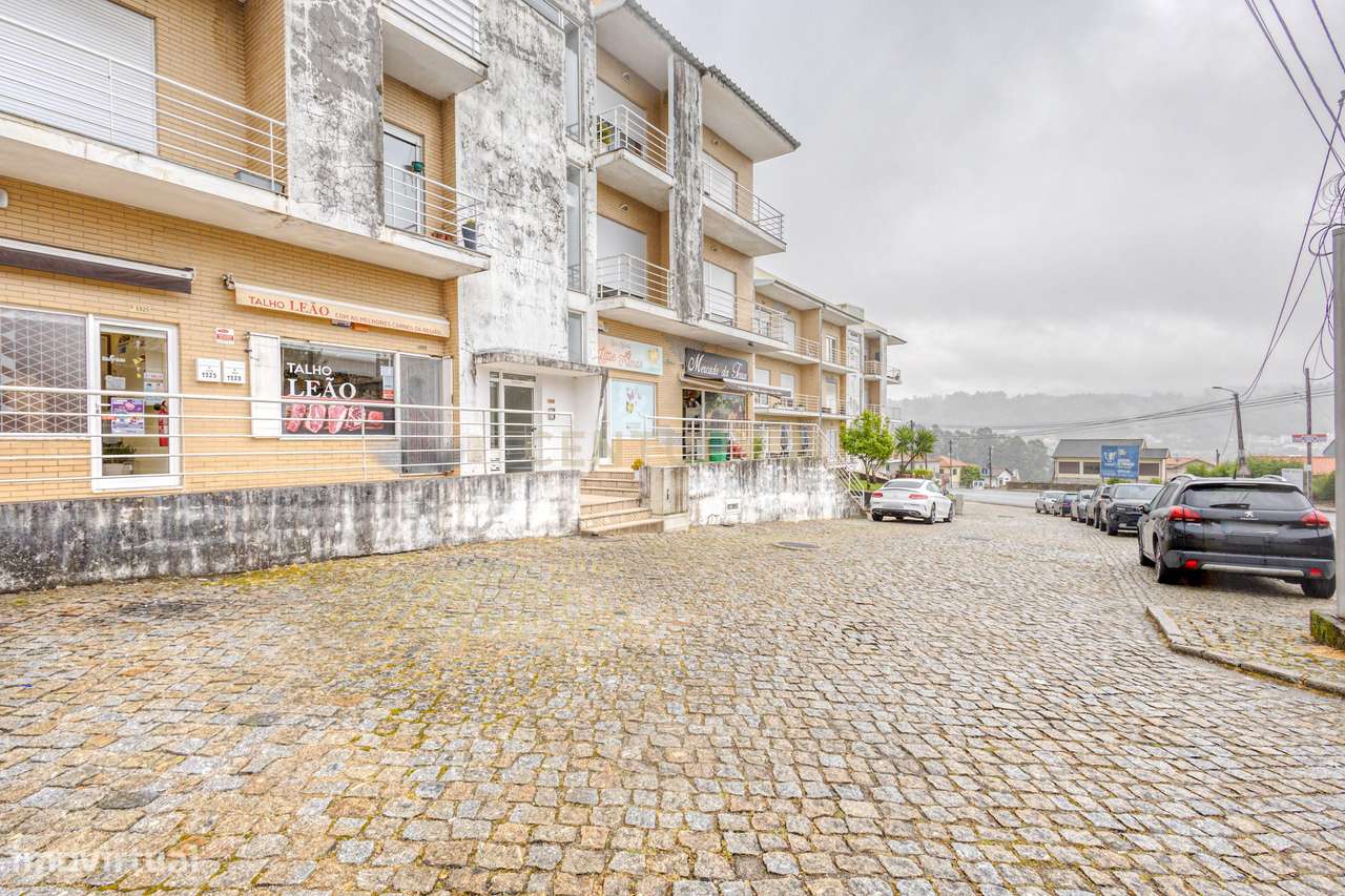 T3 com 3 varandas e Box fechada em Paredes-24