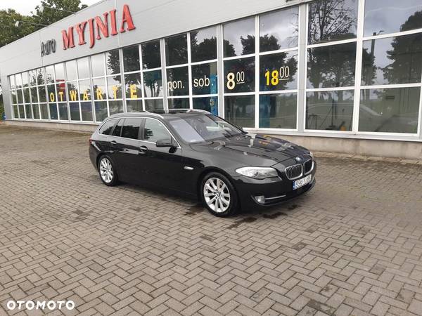 BMW Seria 5 520d Touring - 3