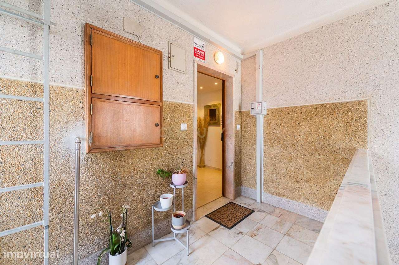 T2 com Terraço em São João da Talha-25