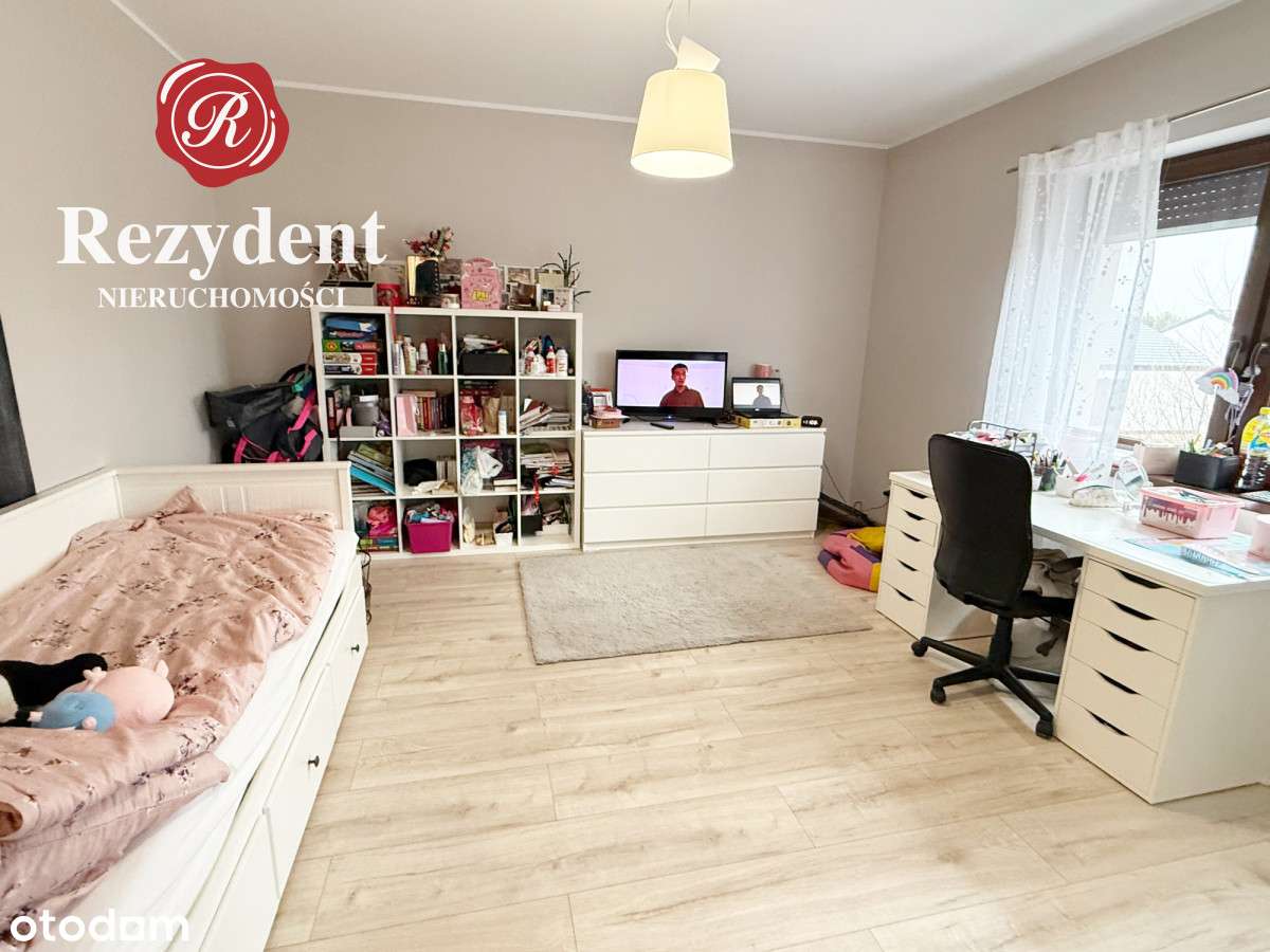 Nowoczesny, przestronny dom w spokojnym otoczeniu-19