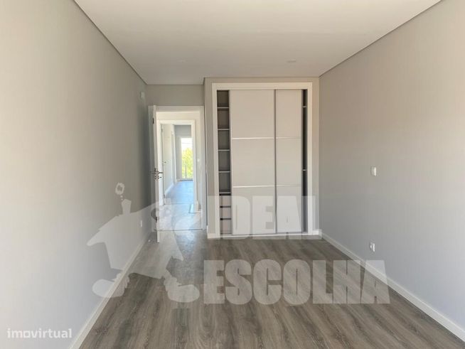 Moradia V4 em Fernão Ferro: ..
Conheça o Seu Novo Lar!...-28
