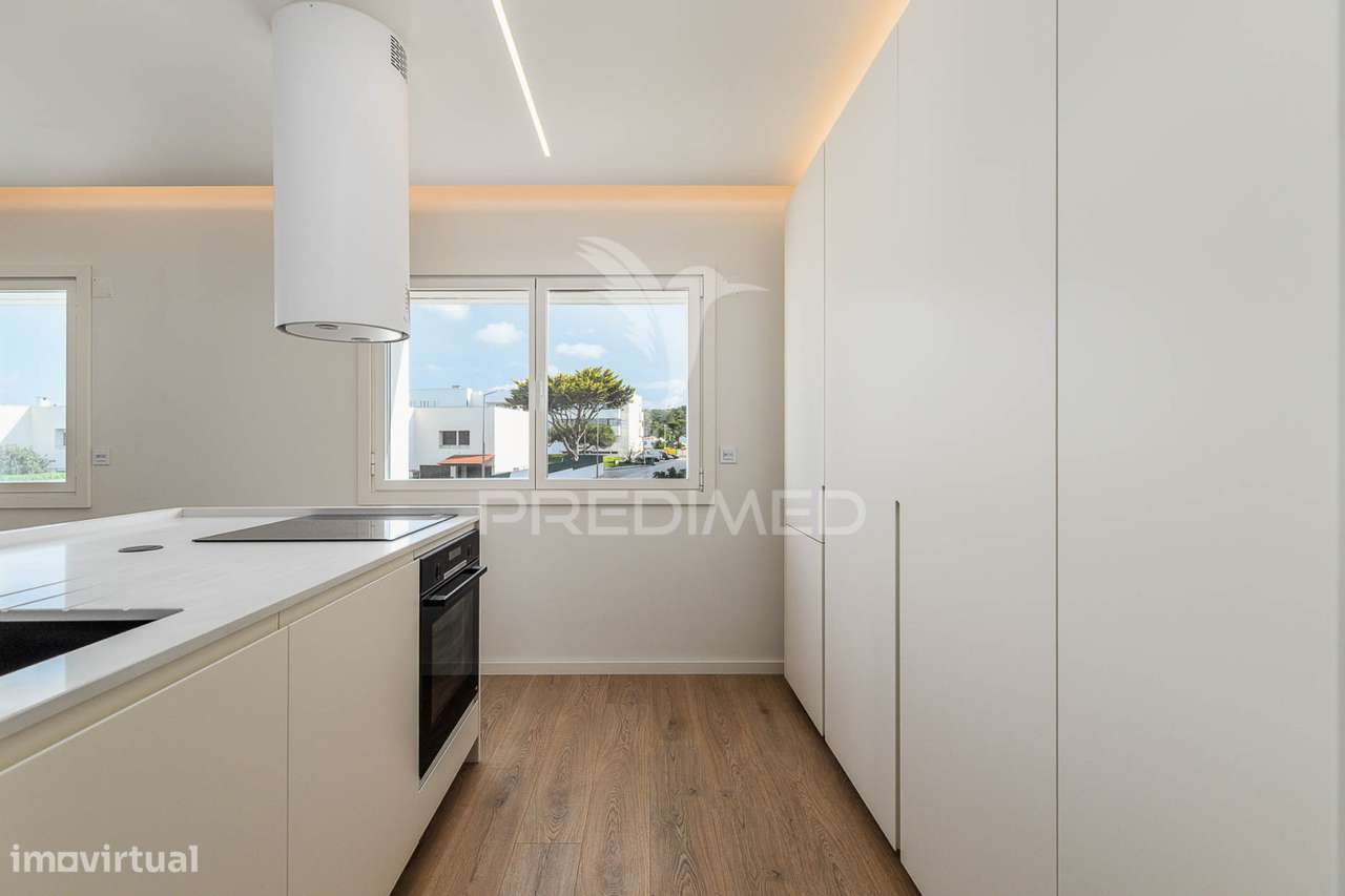 Apartamento T4 Vista de Mar na Praia das Maçãs, Sintra - Grande imagem: 4/33