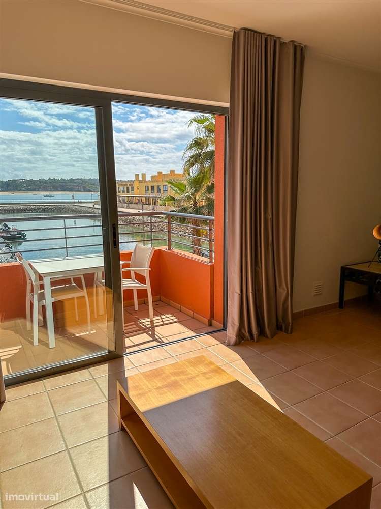 Apartamento T2 com Vista Mar e Rio na Marina da Praia da Rocha – Porti-11
