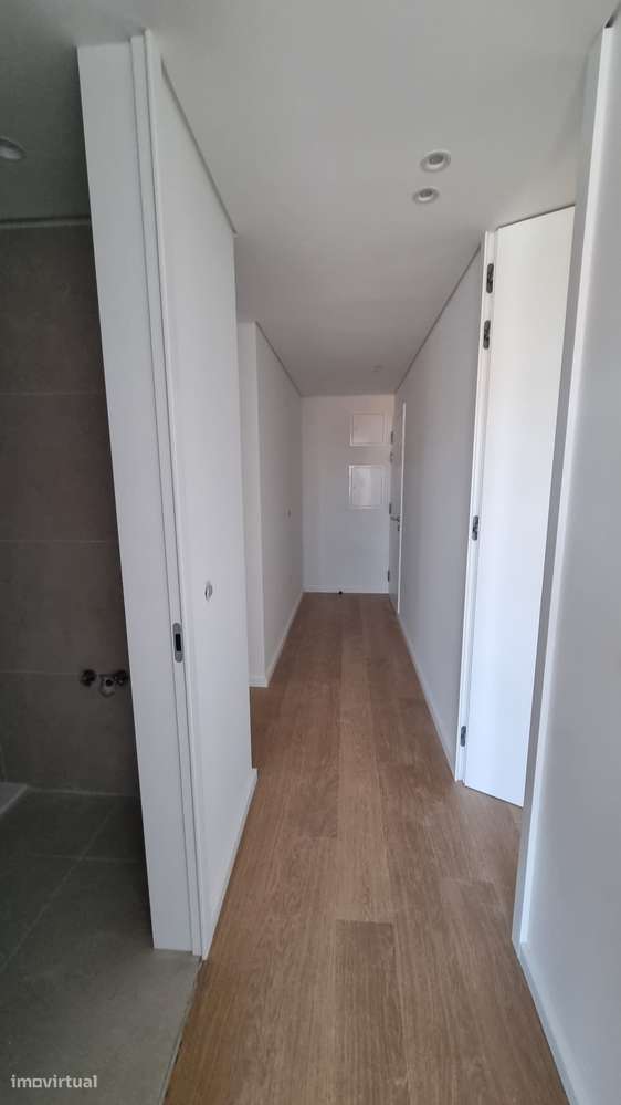 T1 Novo com varanda, garagem e acessibilidade-7