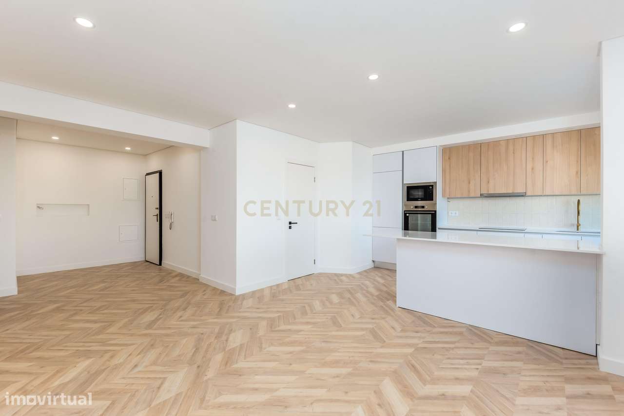 Apartamento T3 Totalmente Remodelado – Cova da Piedade, Almada-14