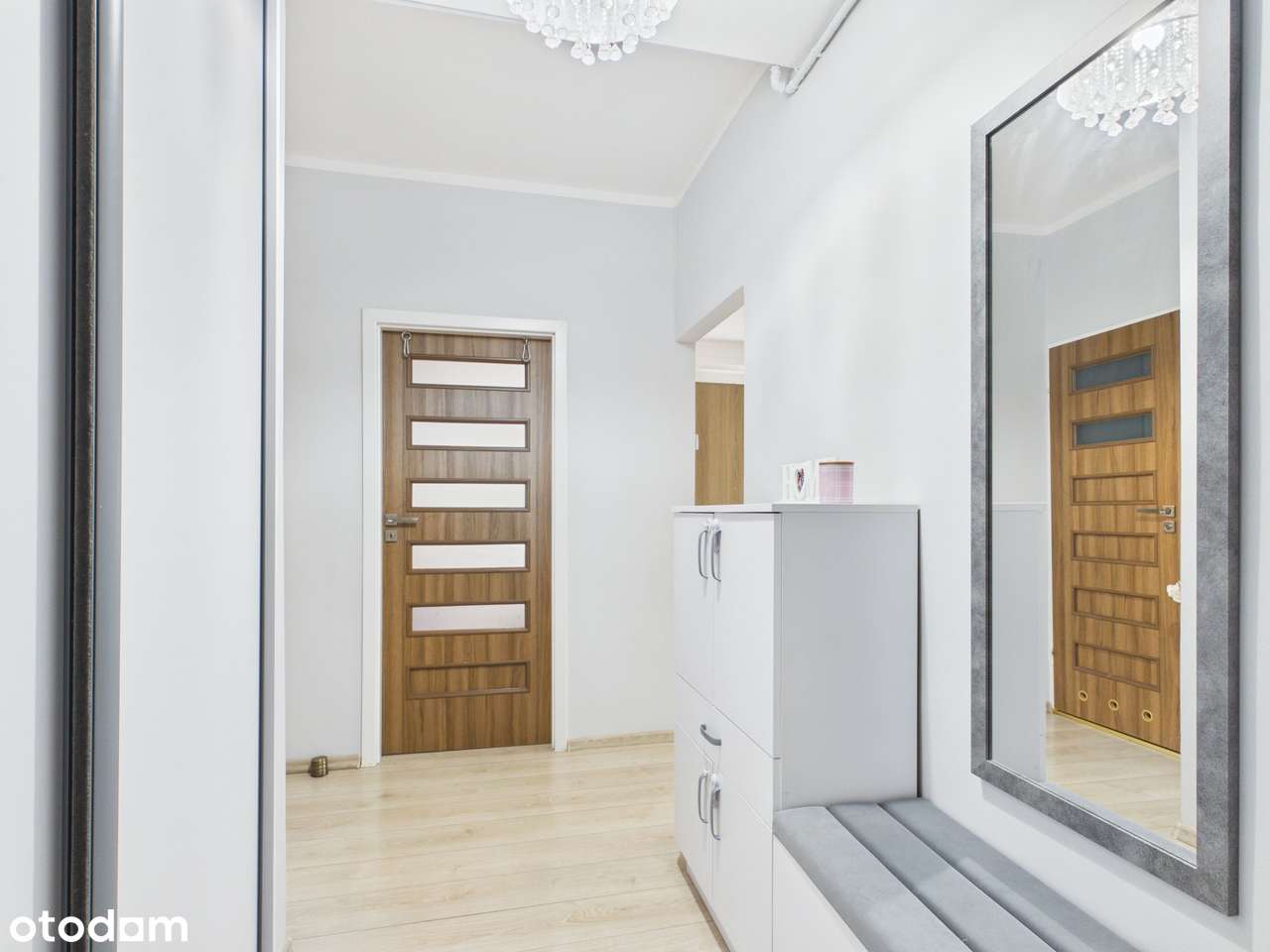 Trzypokojowe mieszkanie na 1 piętrze przy ul. Armii Krajowej-5
