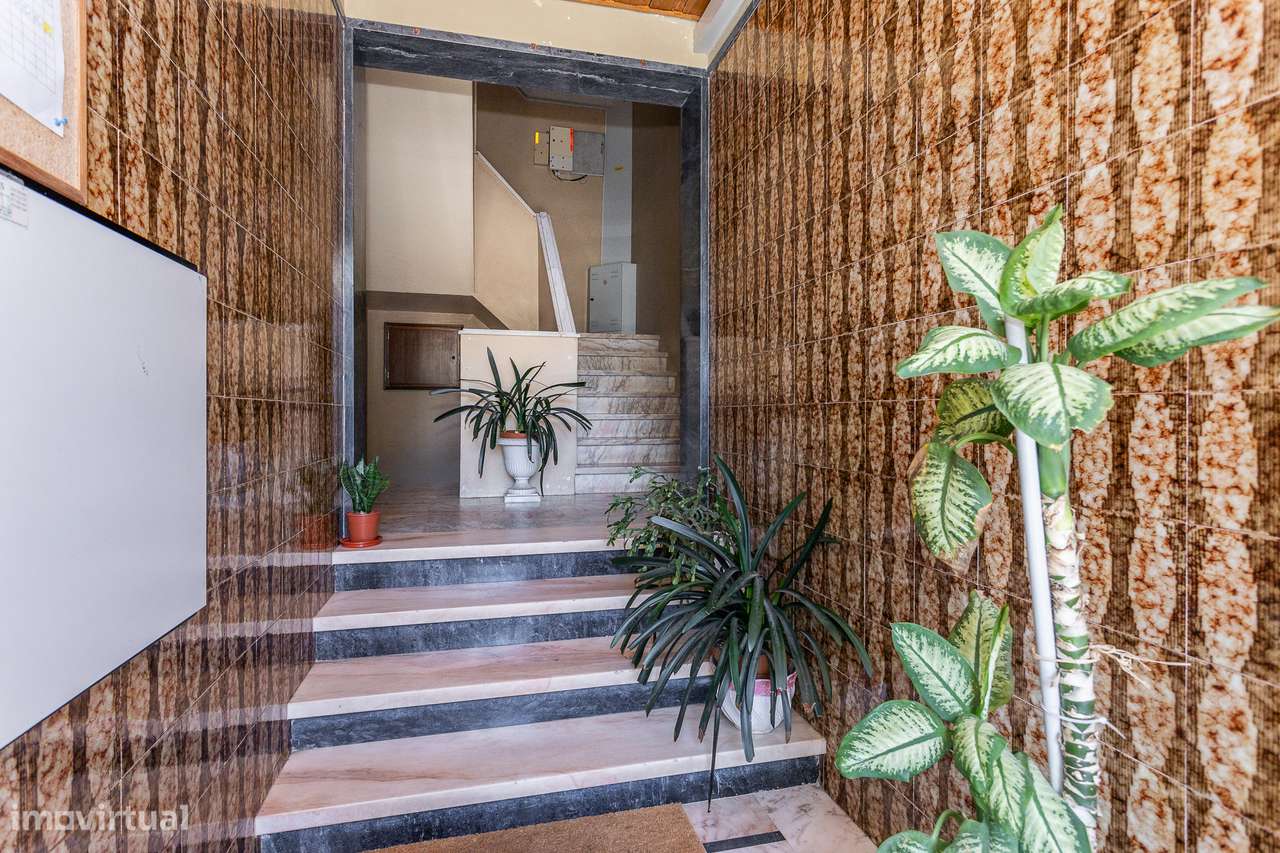 Apartamento T1 com terraço, em Barcarena - Grande imagem: 3/22