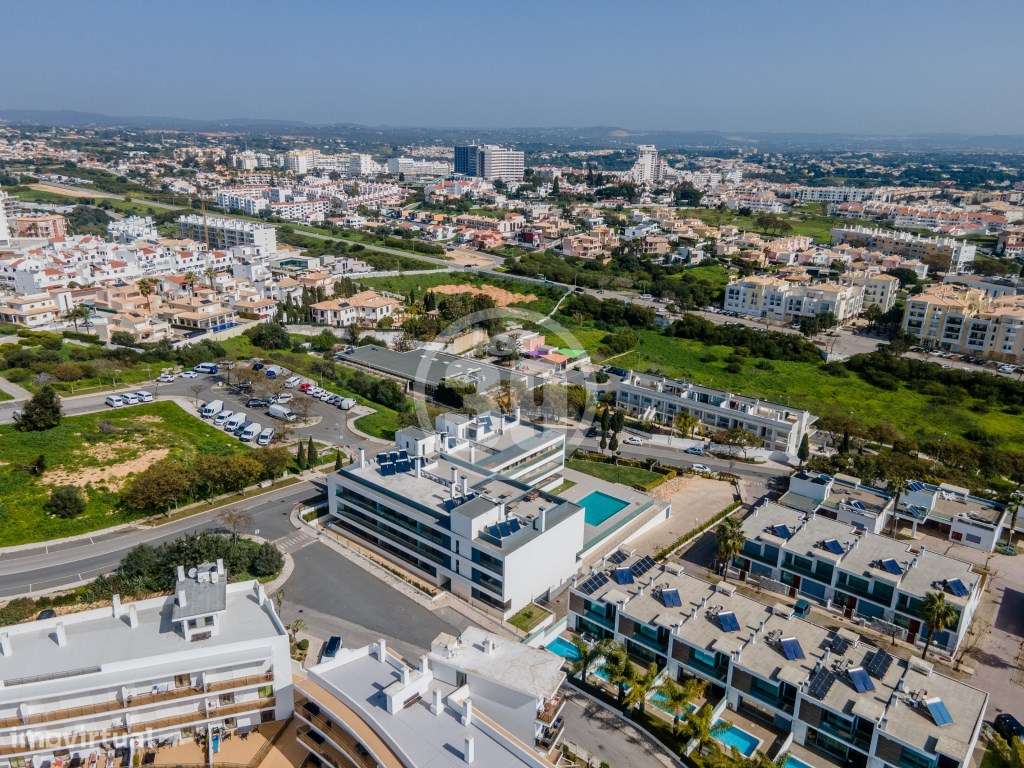 Apartamento T2 com piscina, Estacionamento Privativo, no Centro de ...-15