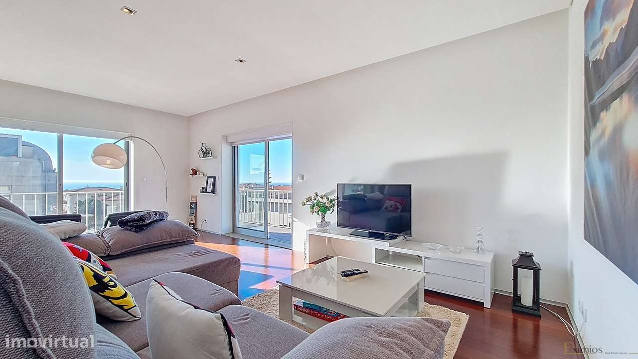 Apartamento T2 com garagem, em Árvore-3